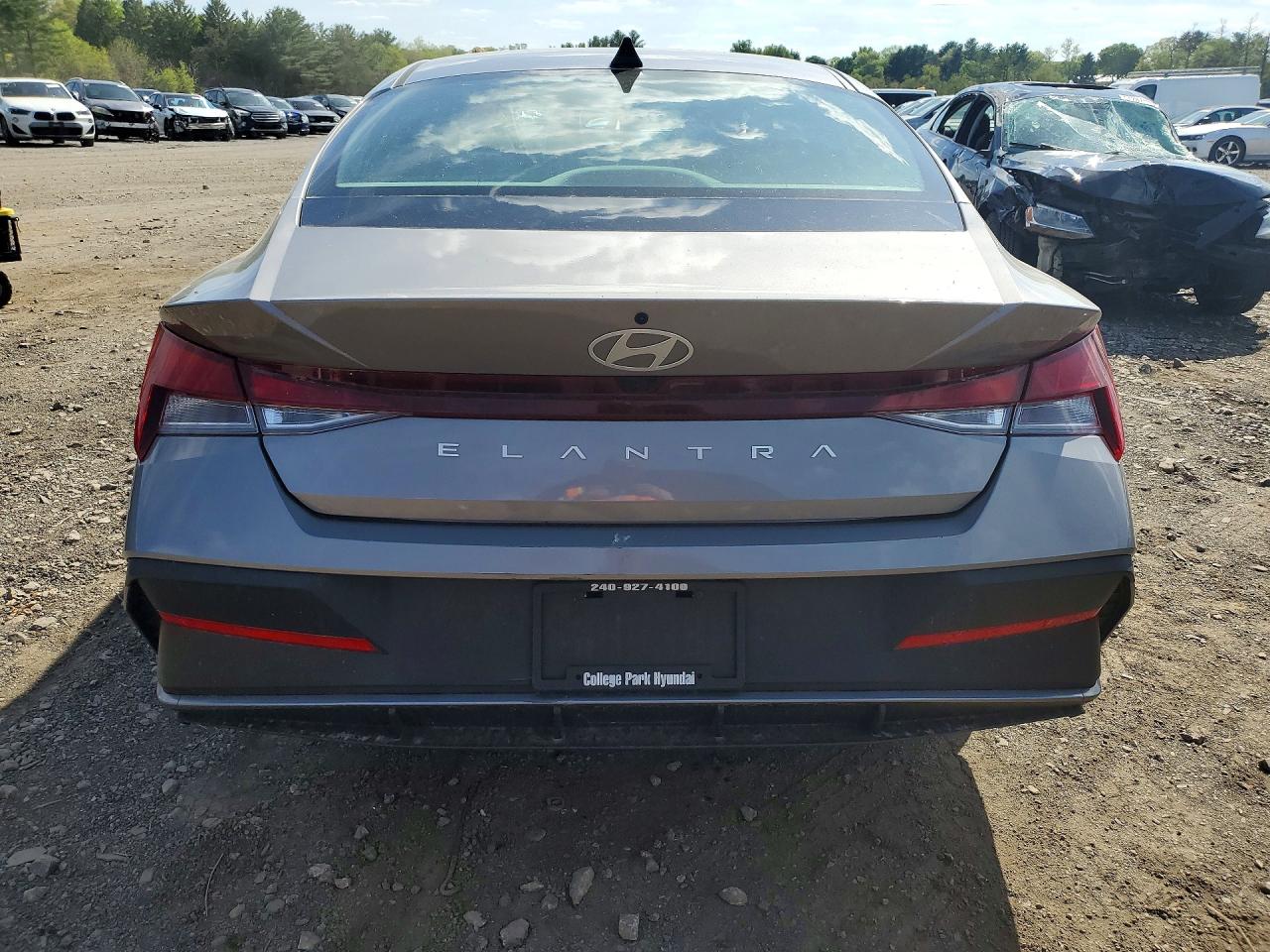 Hyundai ELANTRA Sel