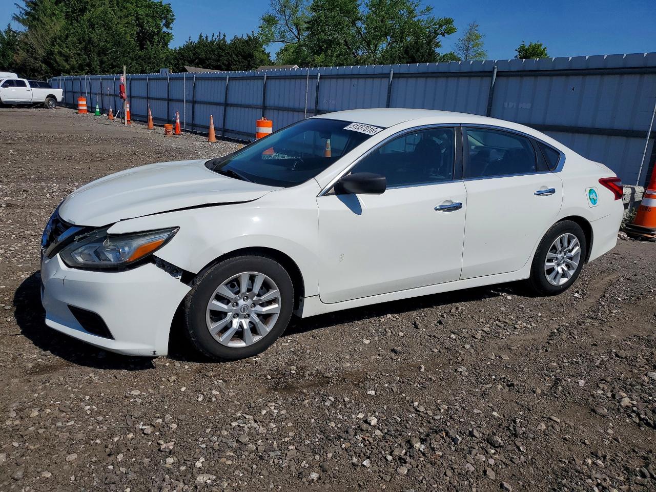 Salvage Nissan Altima Image
