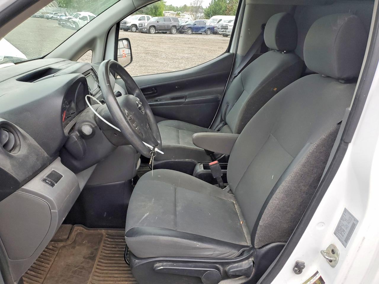 Nissan Nv