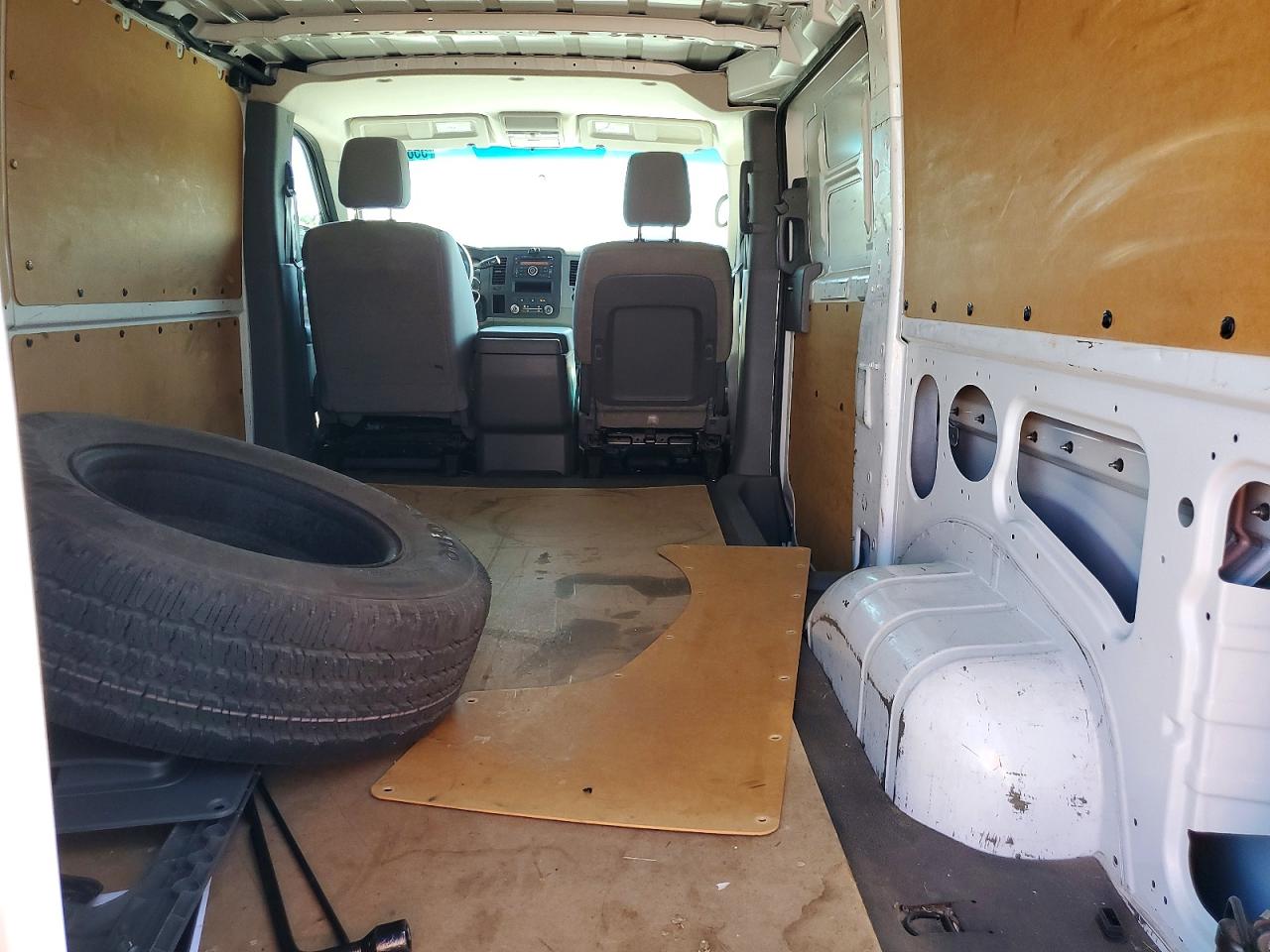 Nissan Nv