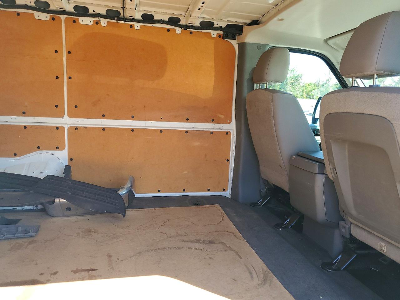 Nissan Nv