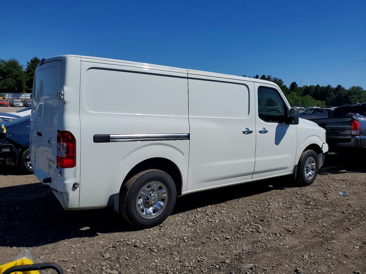Nissan Nv
