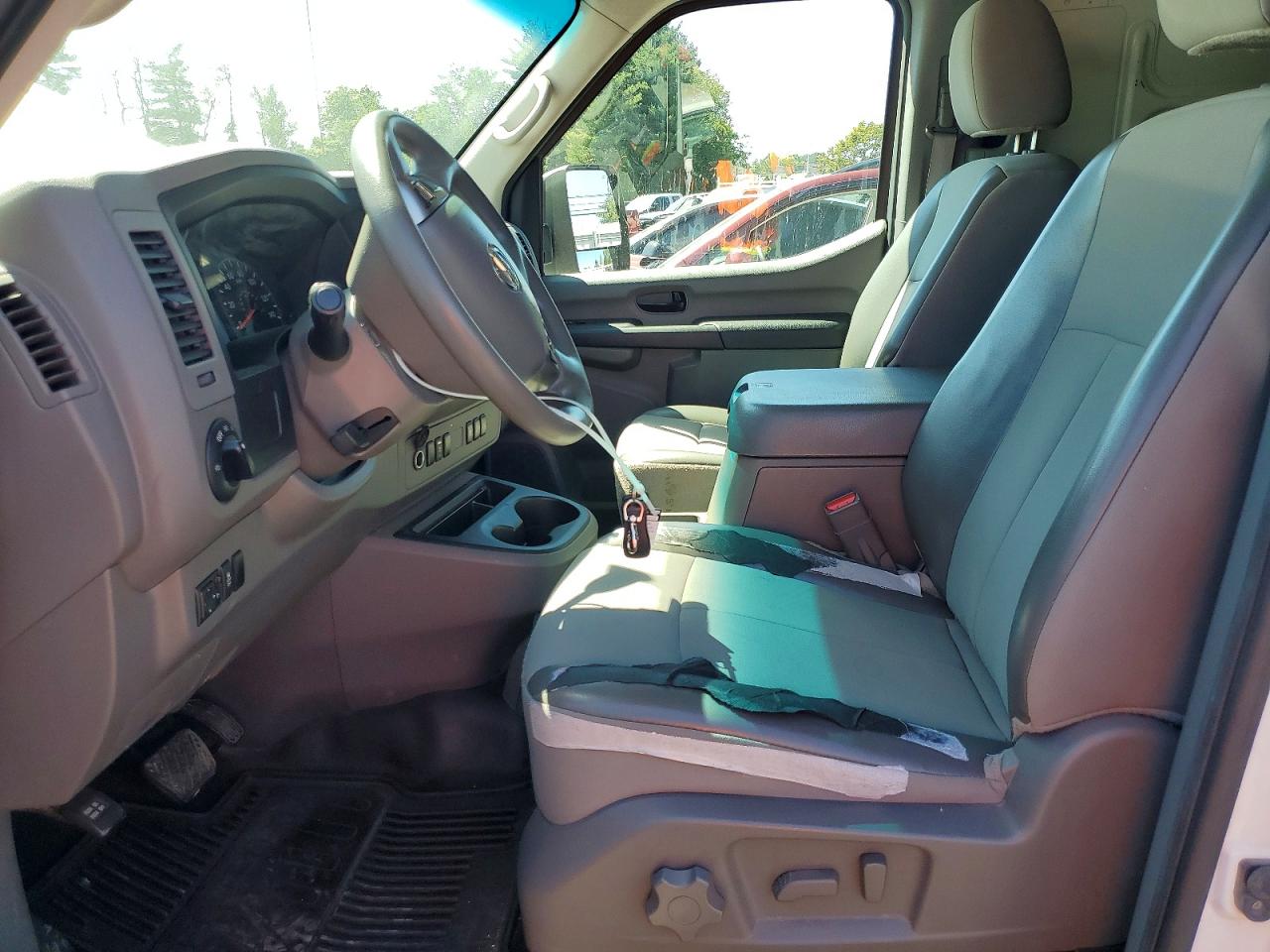Nissan Nv