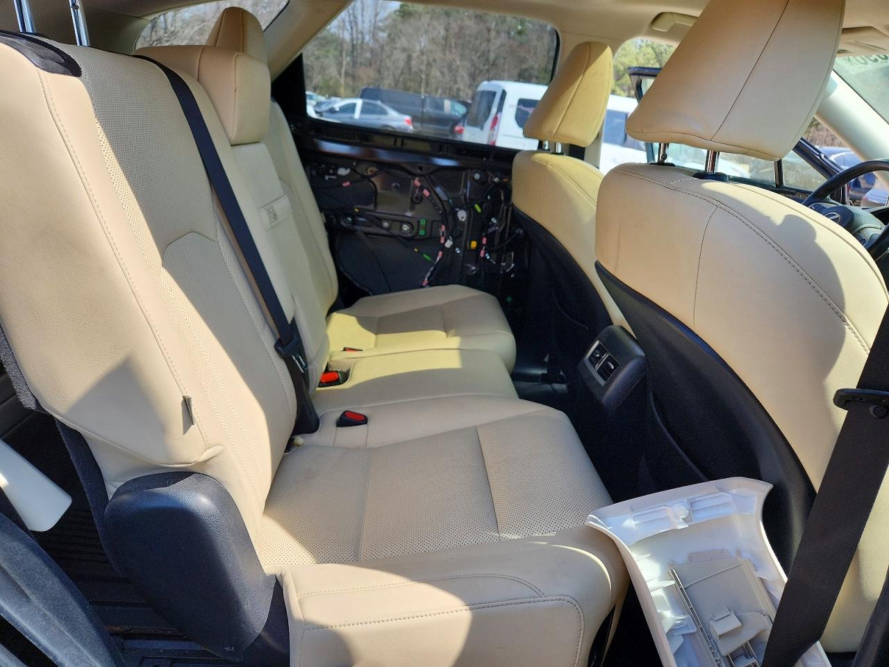Lexus RX Base