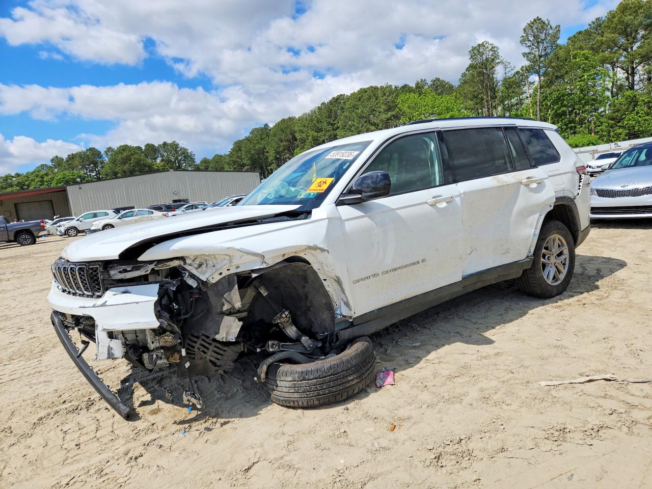 Salvage Jeep Cherokee Image