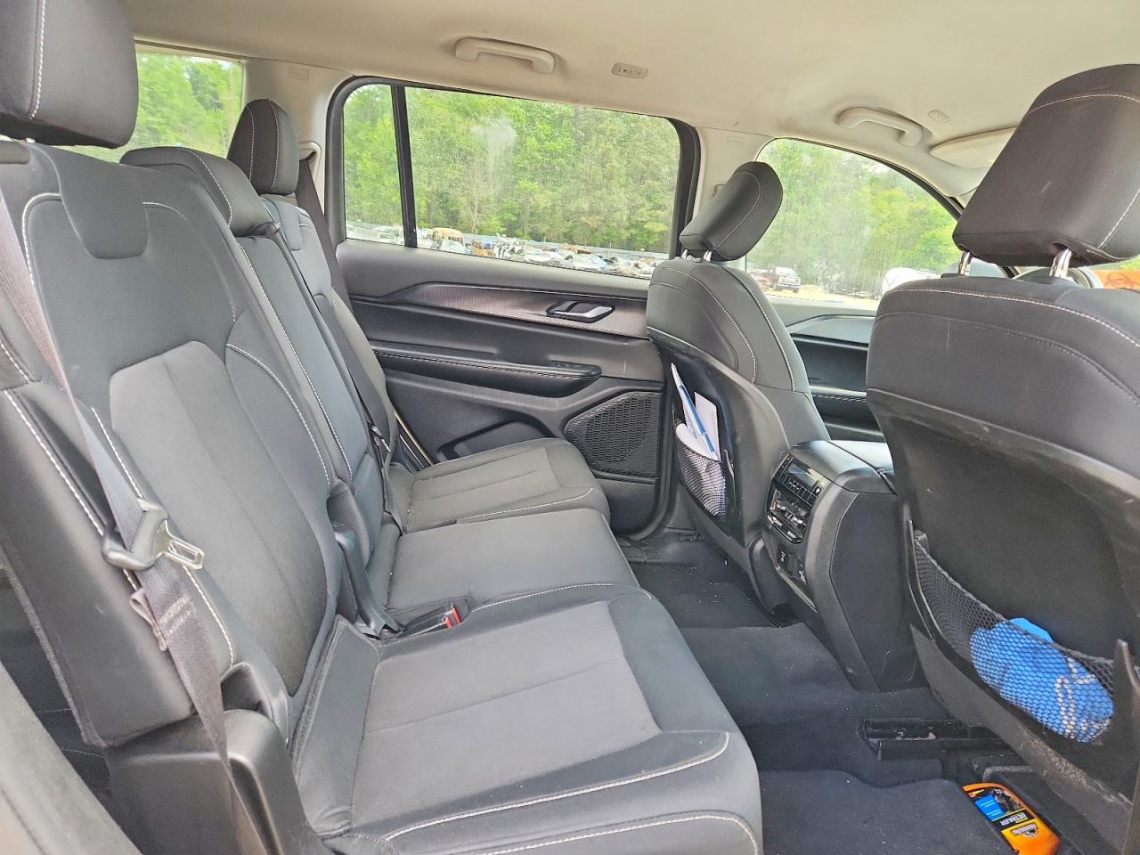 Jeep Cherokee L Laredo