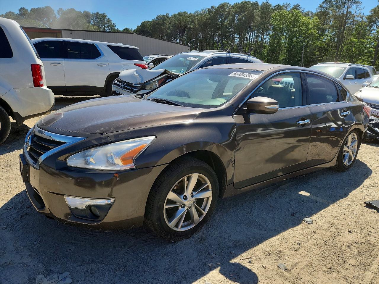 Salvage Nissan Altima Image