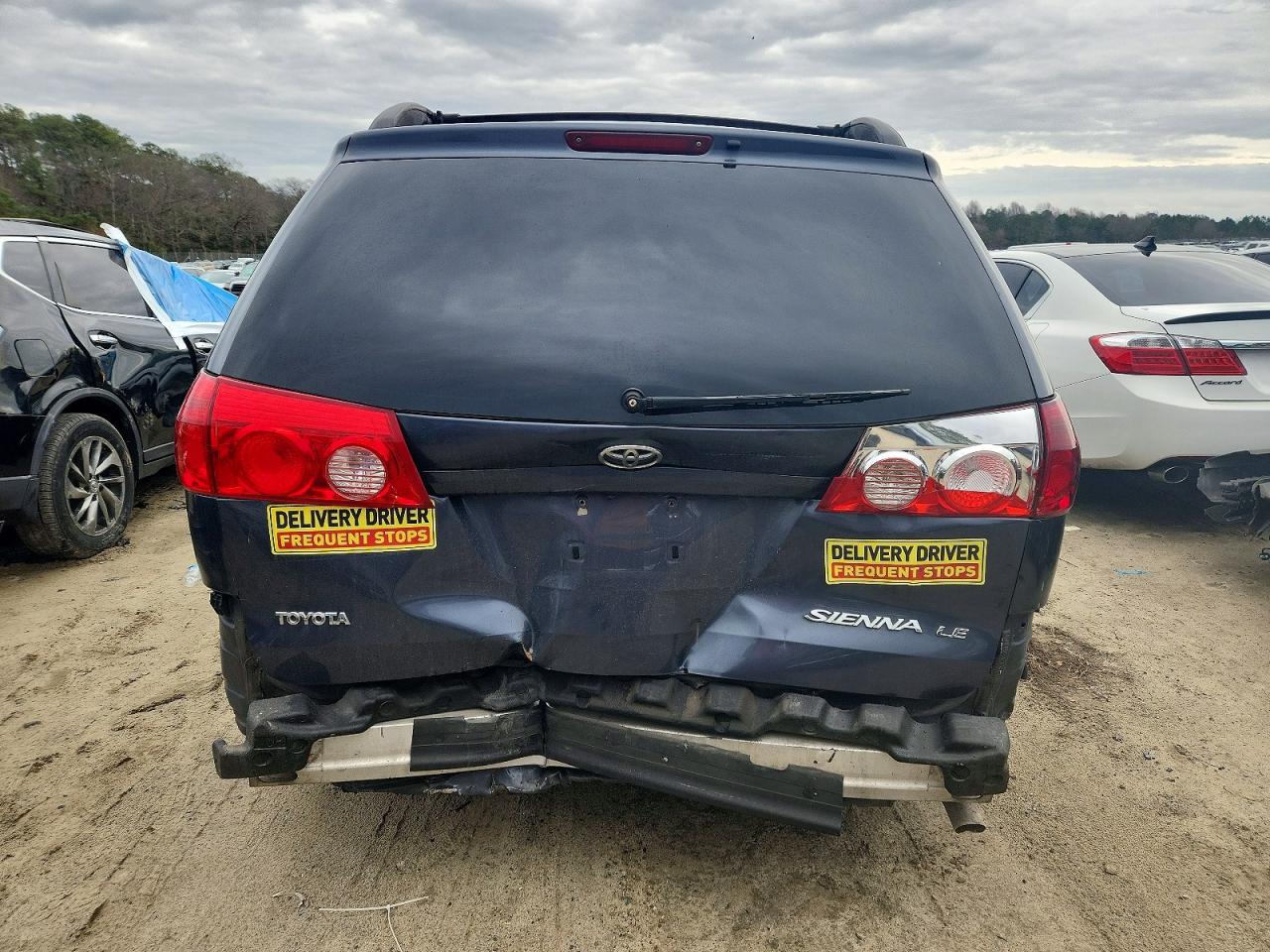 Toyota Sienna Ce