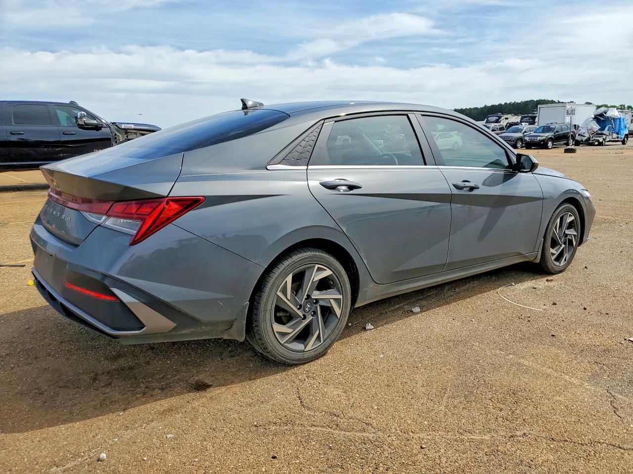Hyundai ELANTRA Sel