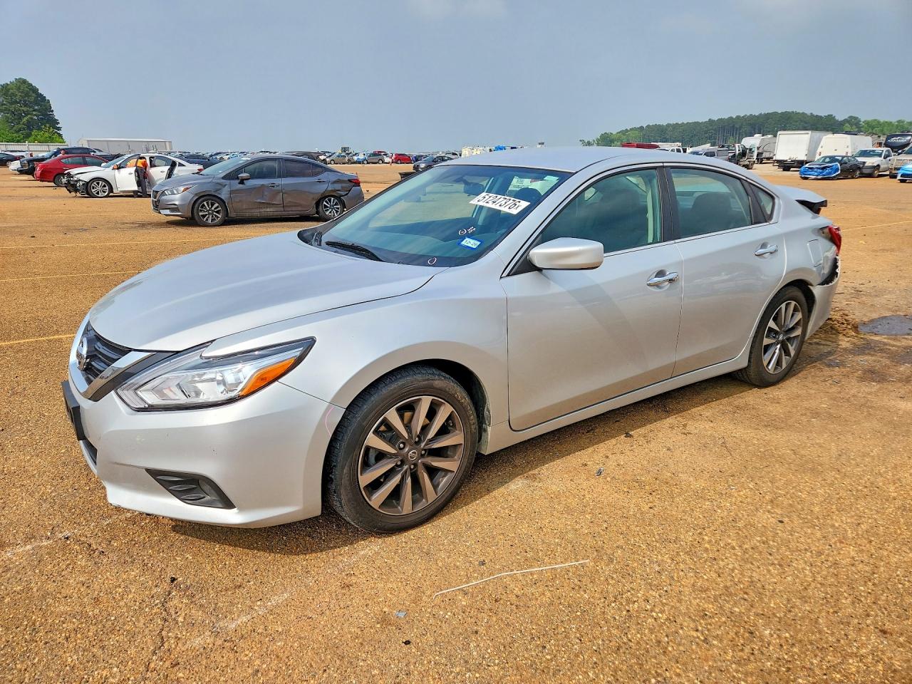 Salvage Nissan Altima Image