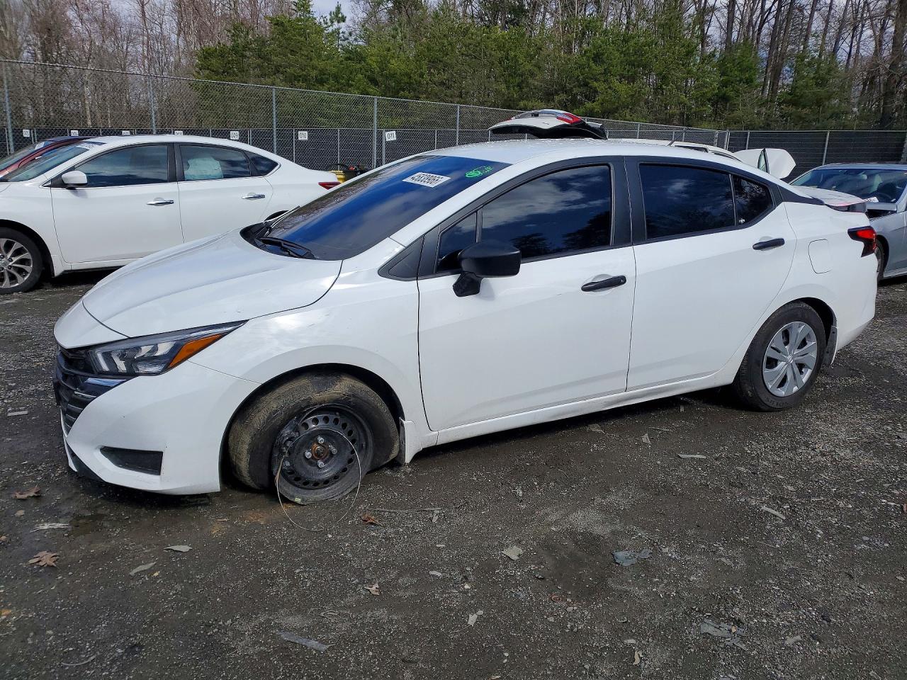 Salvage Nissan Versa Image