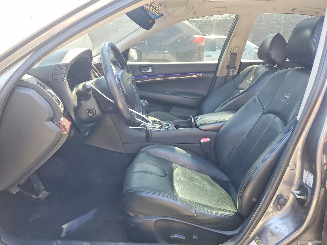 INFINITI G37 X