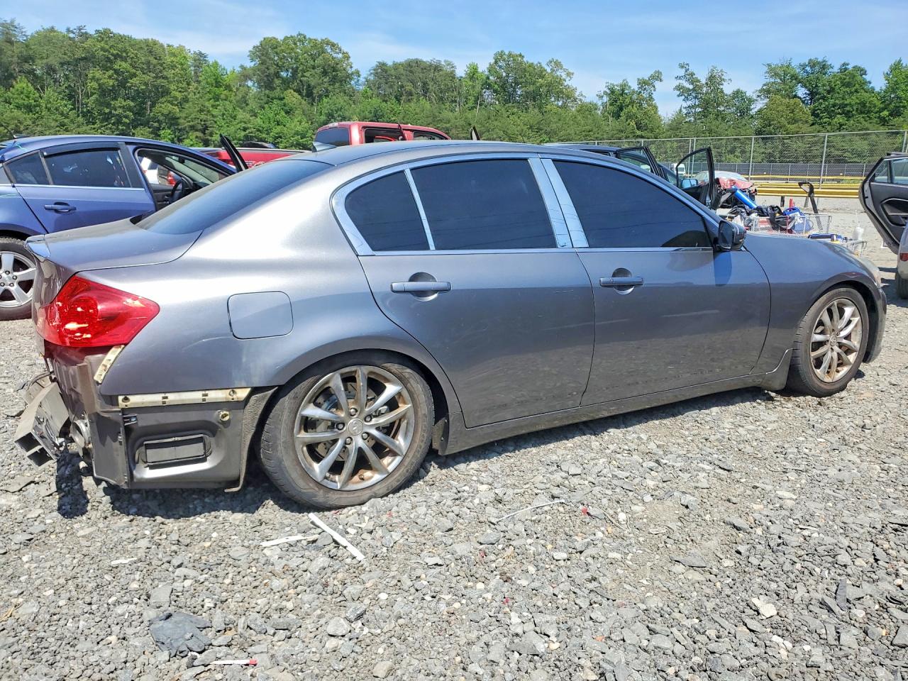 INFINITI G37 X