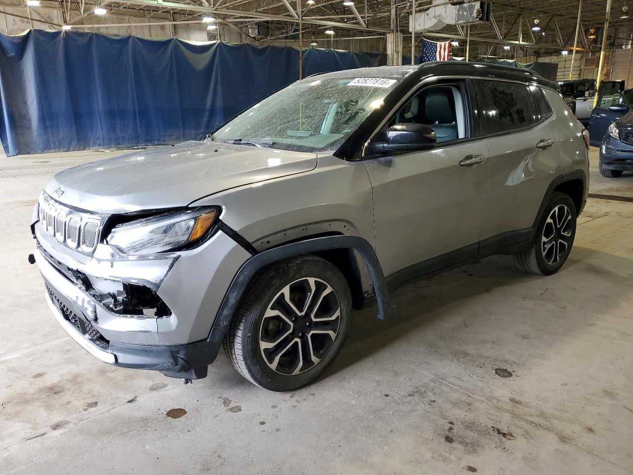 Salvage Jeep Compass Image