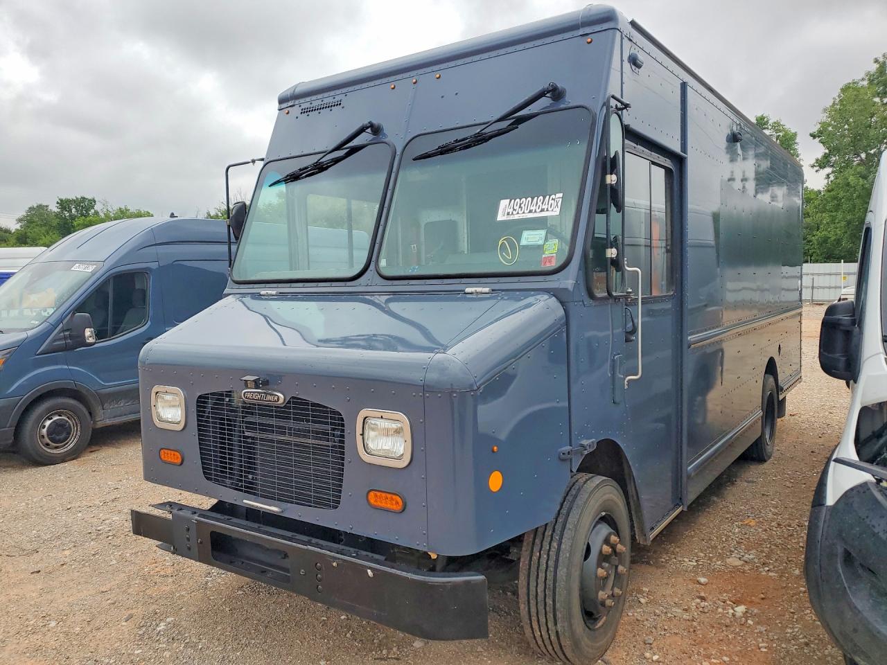 Salvage Freightliner Chassis Image