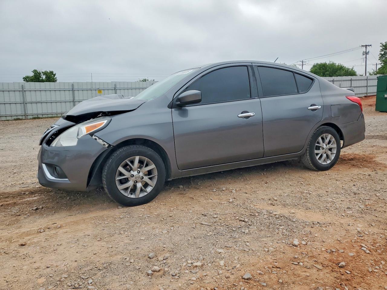 Salvage Nissan Versa Image