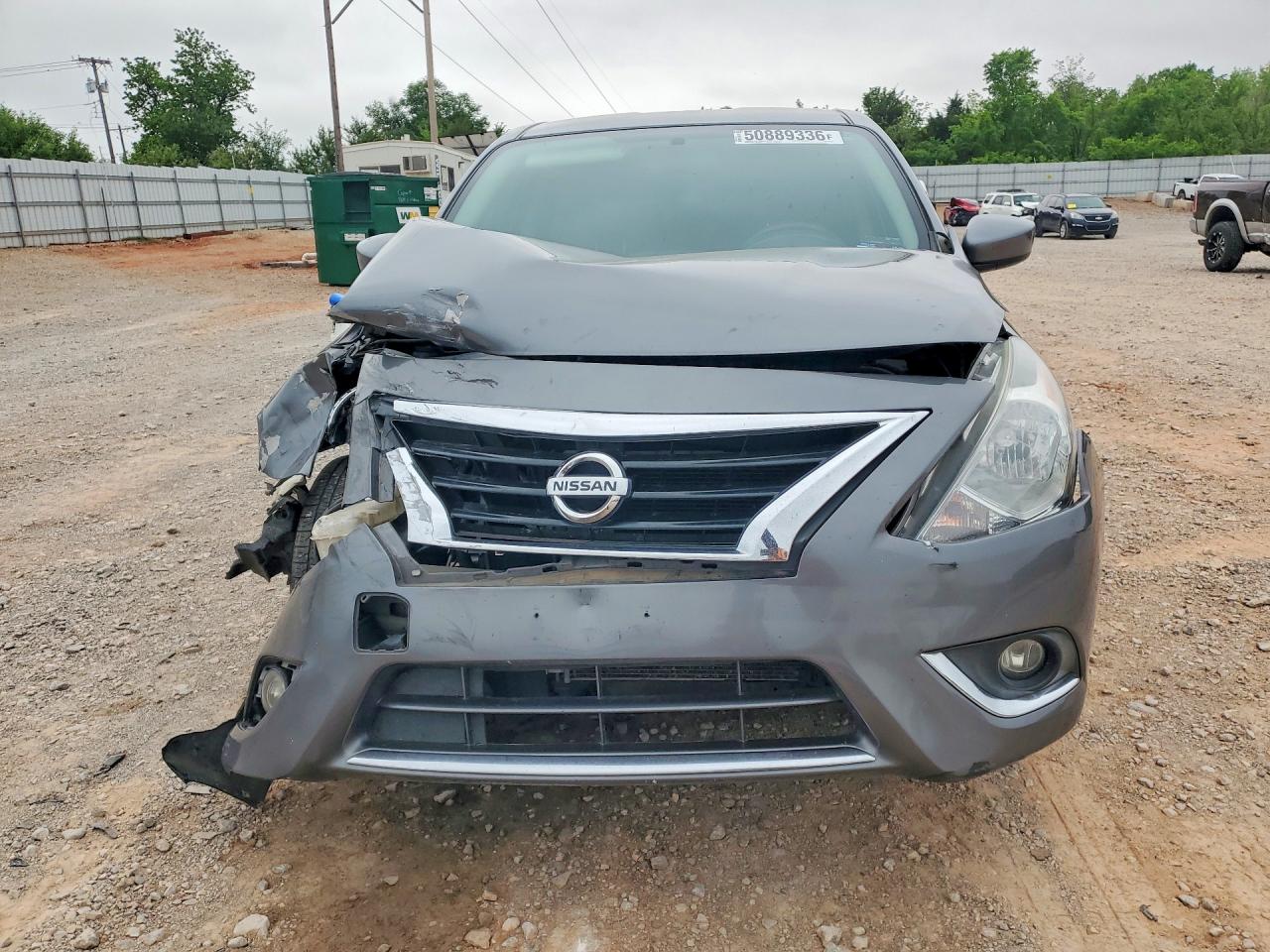 Nissan Versa Sv