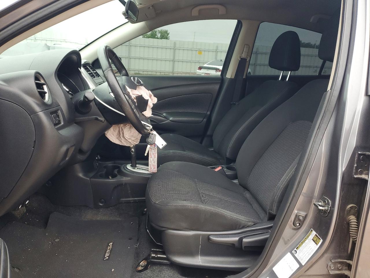 Nissan Versa Sv