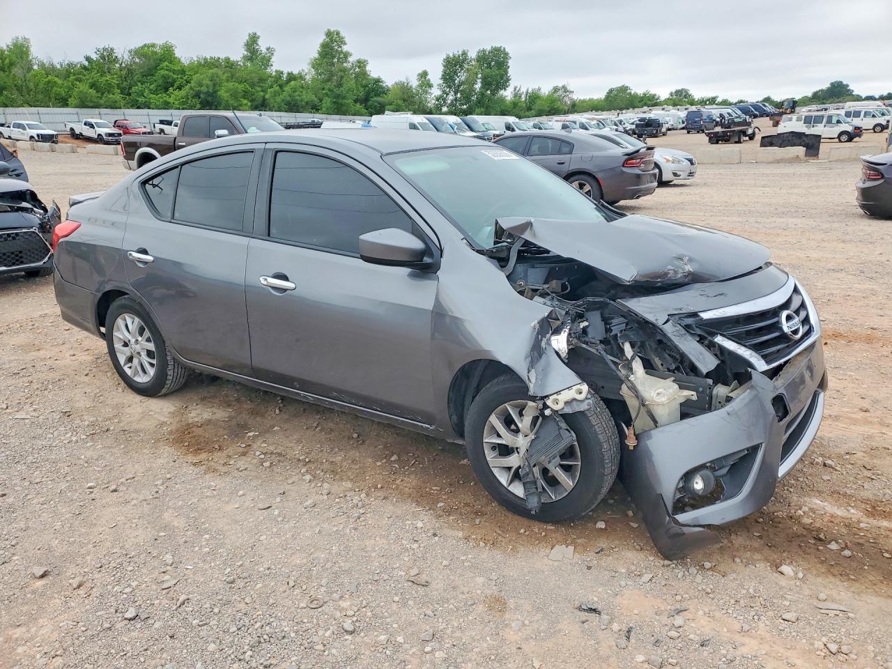 Nissan Versa Sv