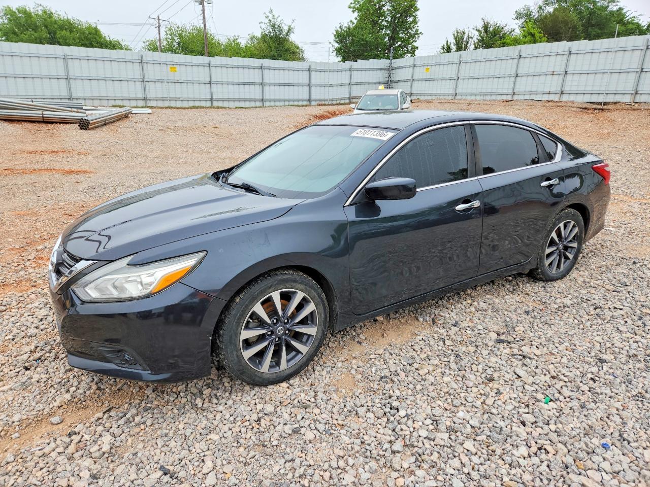 Salvage Nissan Altima Image