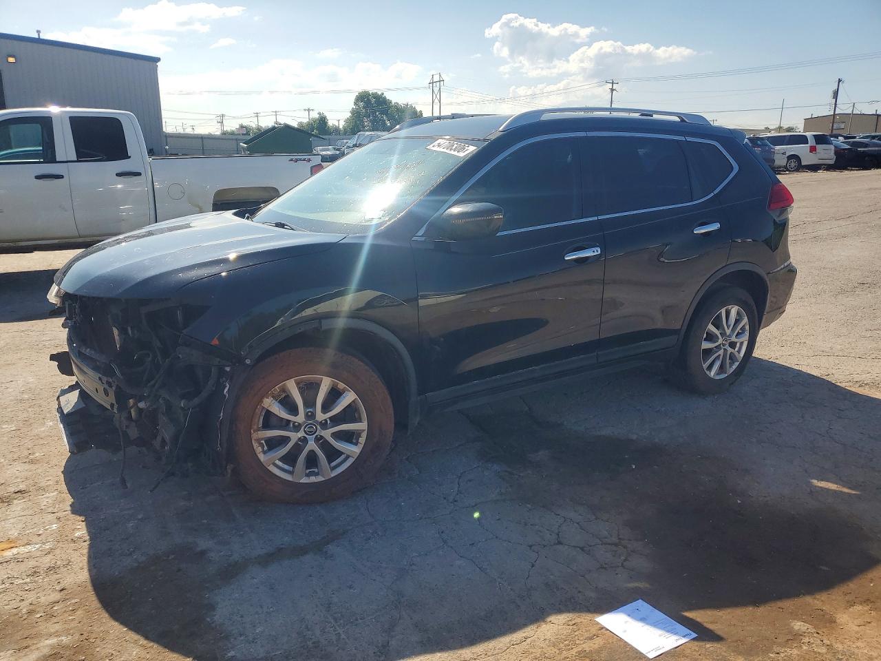 Salvage Nissan Rogue Image