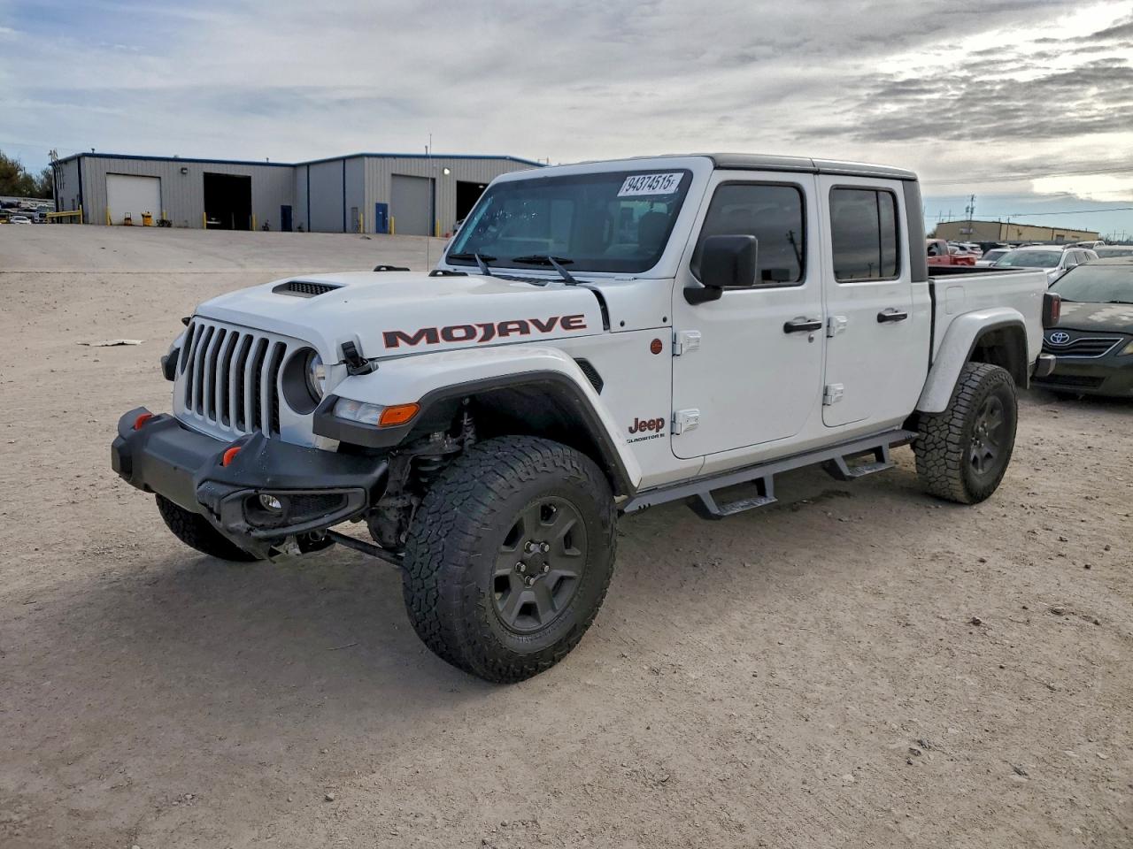 Salvage Jeep Gladiator Image