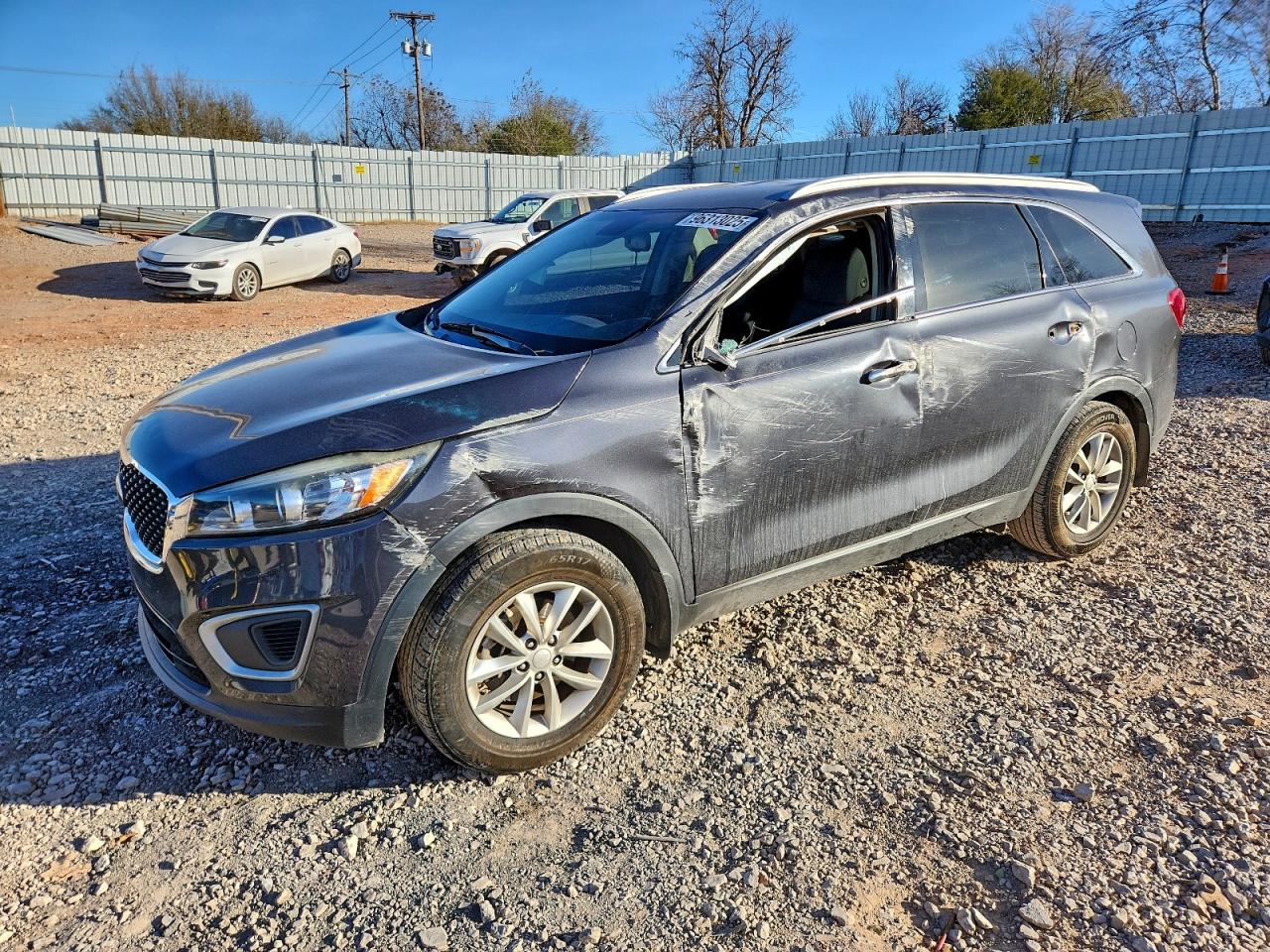 Salvage Kia Sorento Image