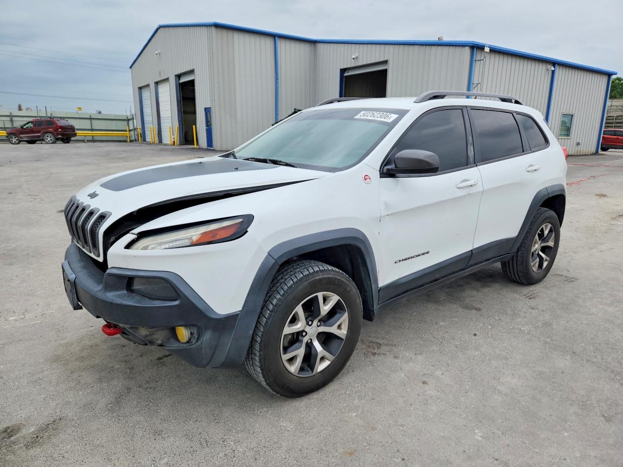 Salvage Jeep Cherokee Image