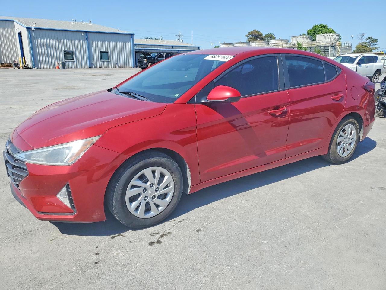 Salvage Hyundai ELANTRA Image