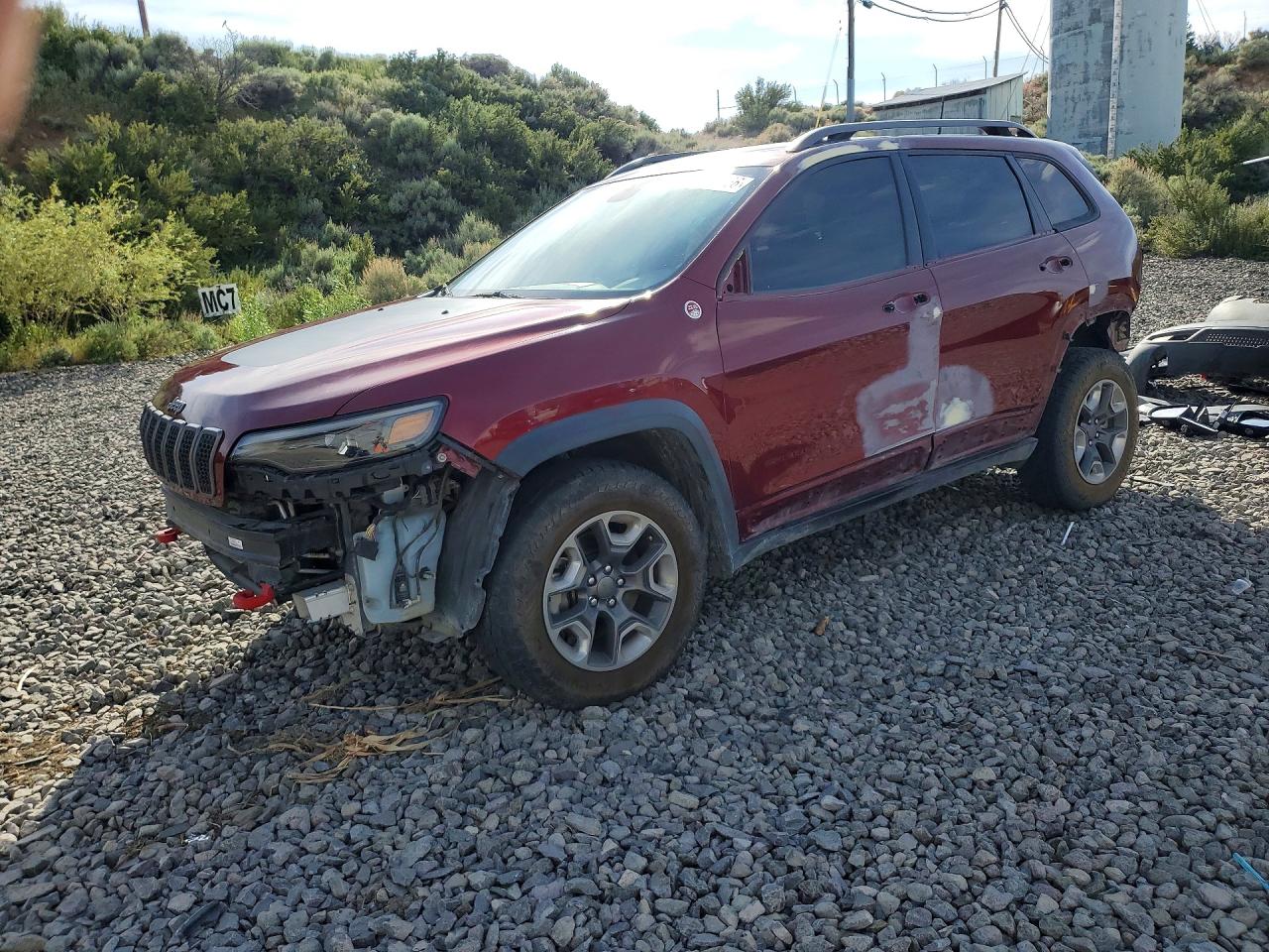 Salvage Jeep Cherokee Image