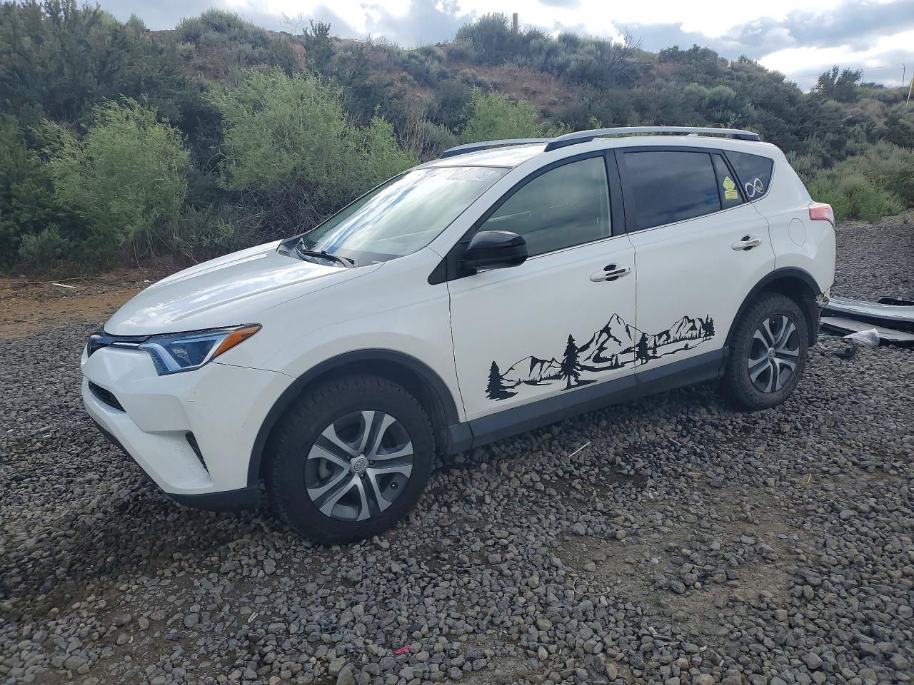 Salvage Toyota RAV4 Image
