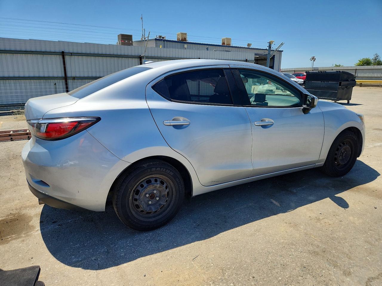 Toyota Yaris L