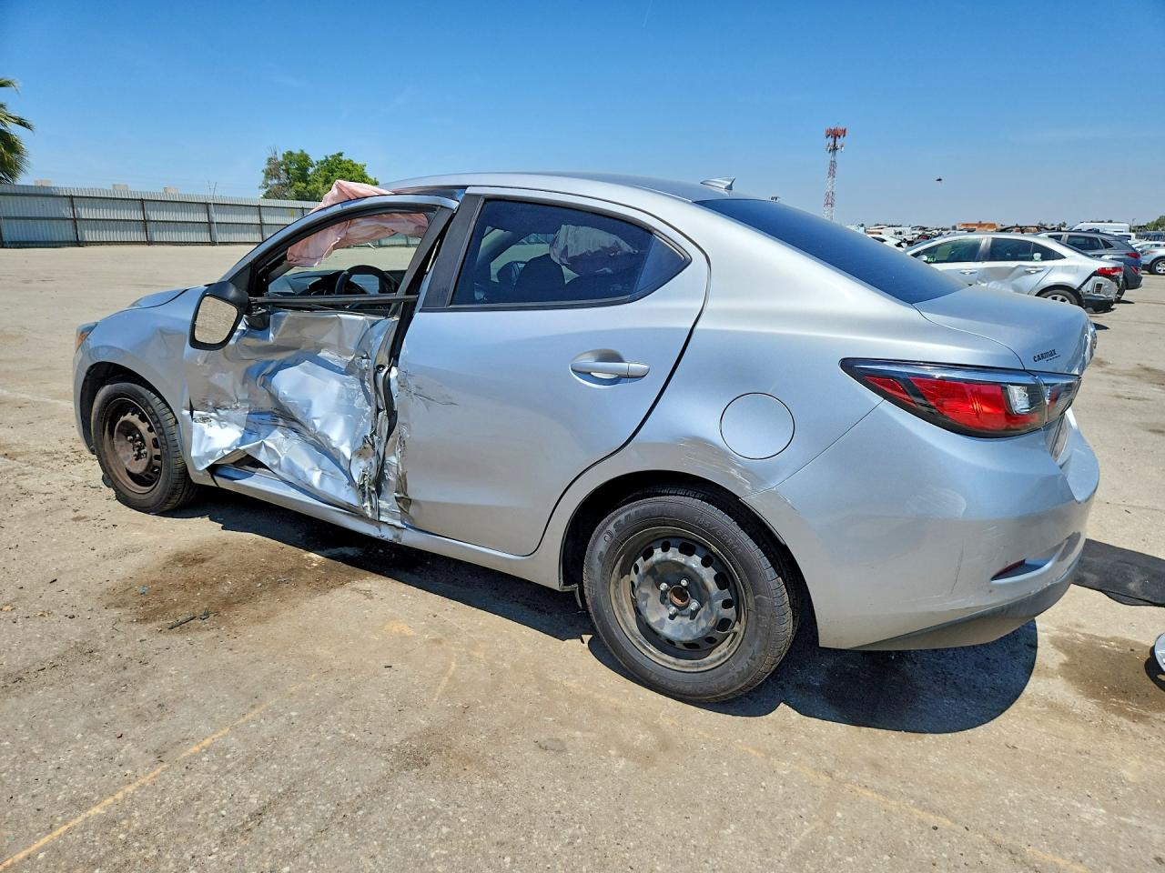 Toyota Yaris L
