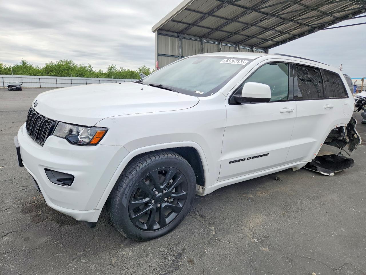 Salvage Jeep Cherokee Image