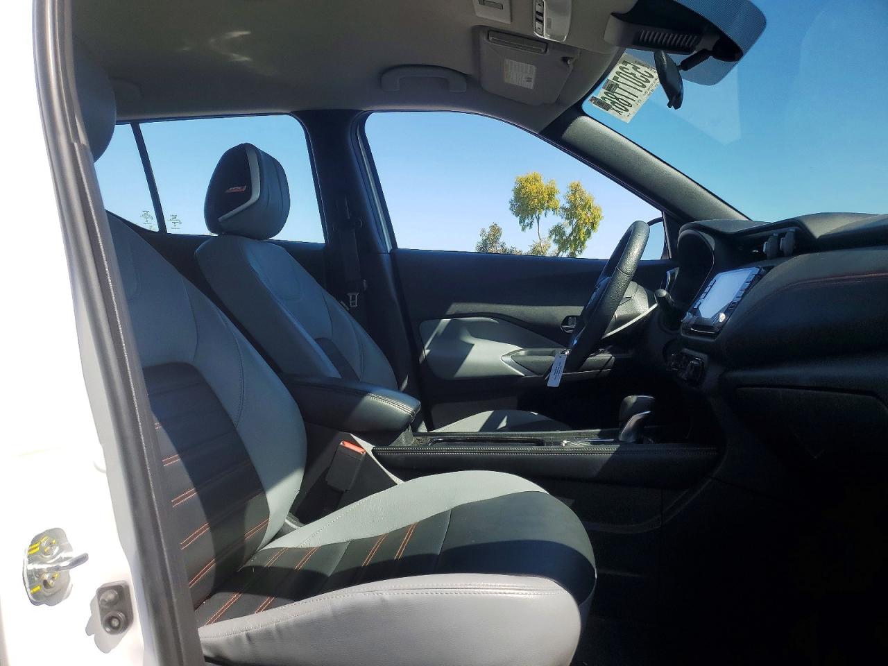 Nissan Kicks Sr