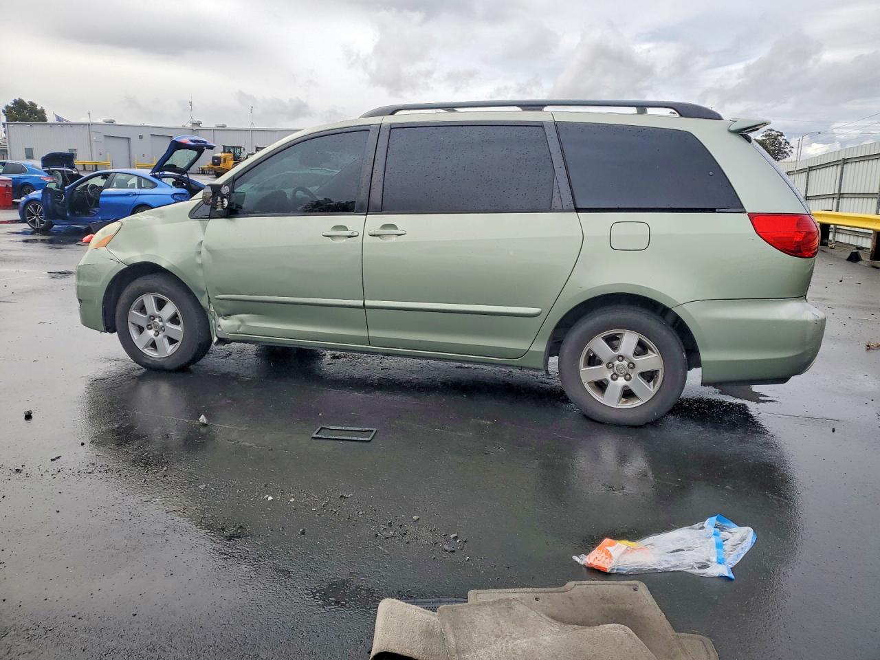 Toyota Sienna Le 8 Passenger