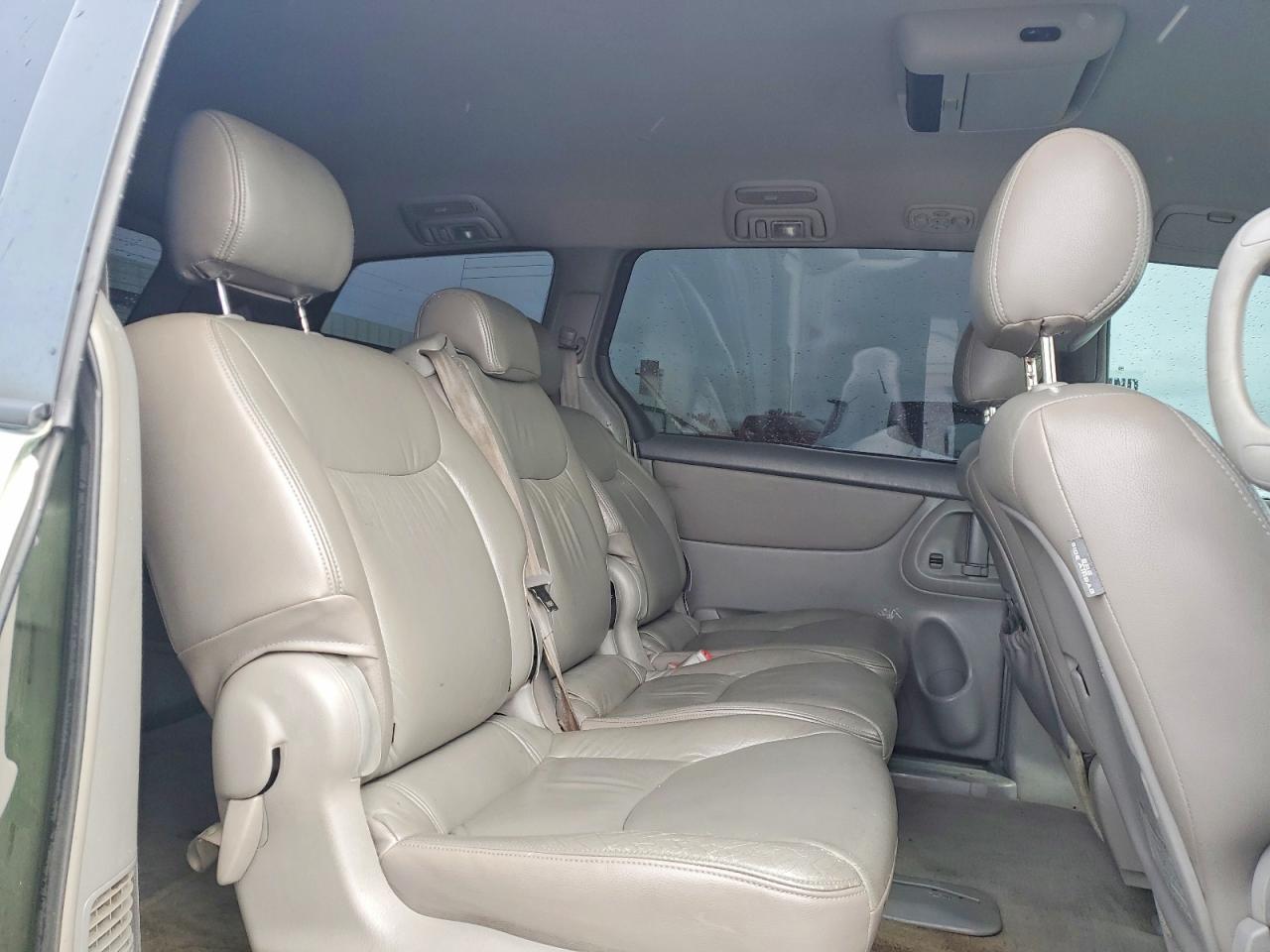 Toyota Sienna Le 8 Passenger