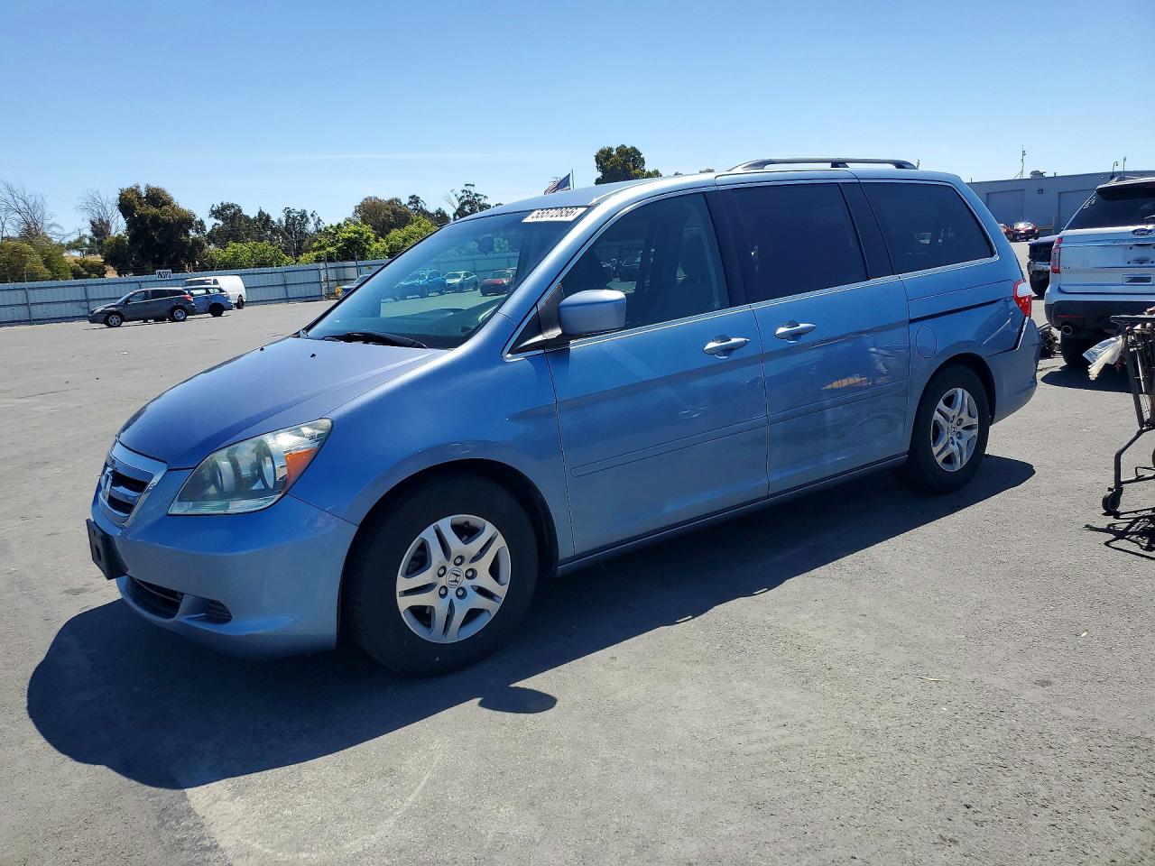 Salvage Honda Odyssey Image