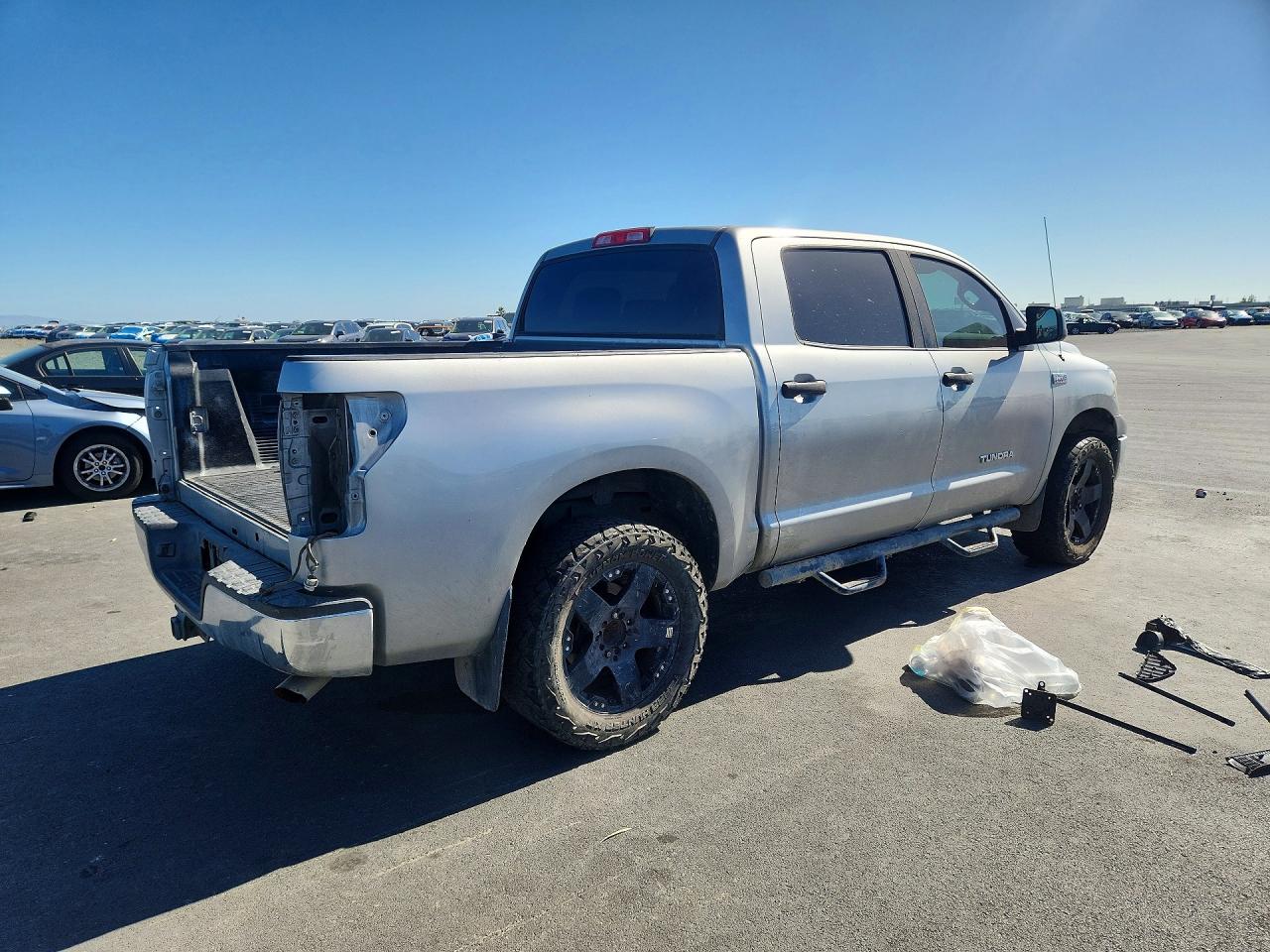 Toyota Tundra Crewmax Sr5
