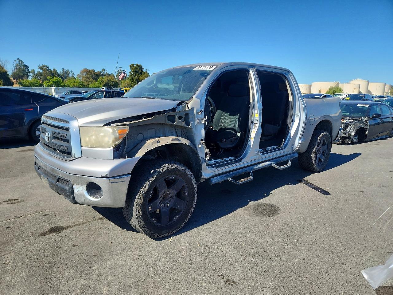 Salvage Toyota Tundra Image