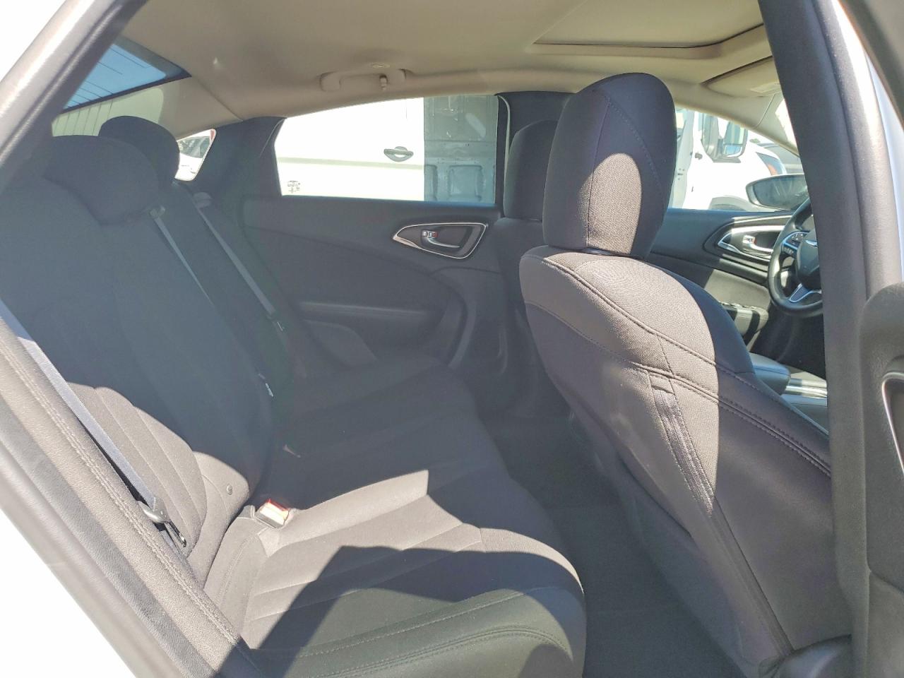 Chrysler 200