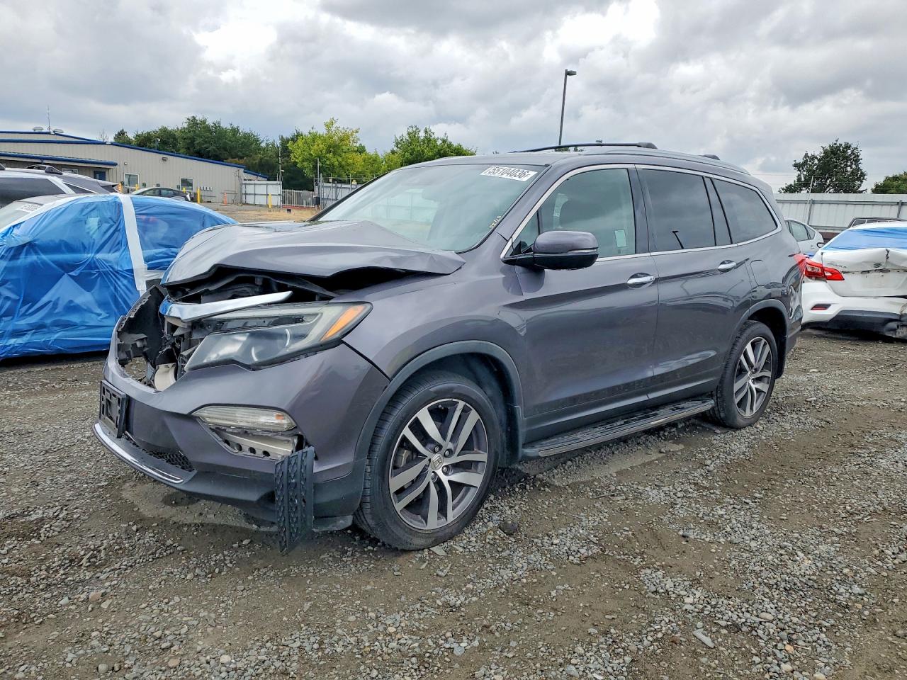 Salvage Honda Pilot Image