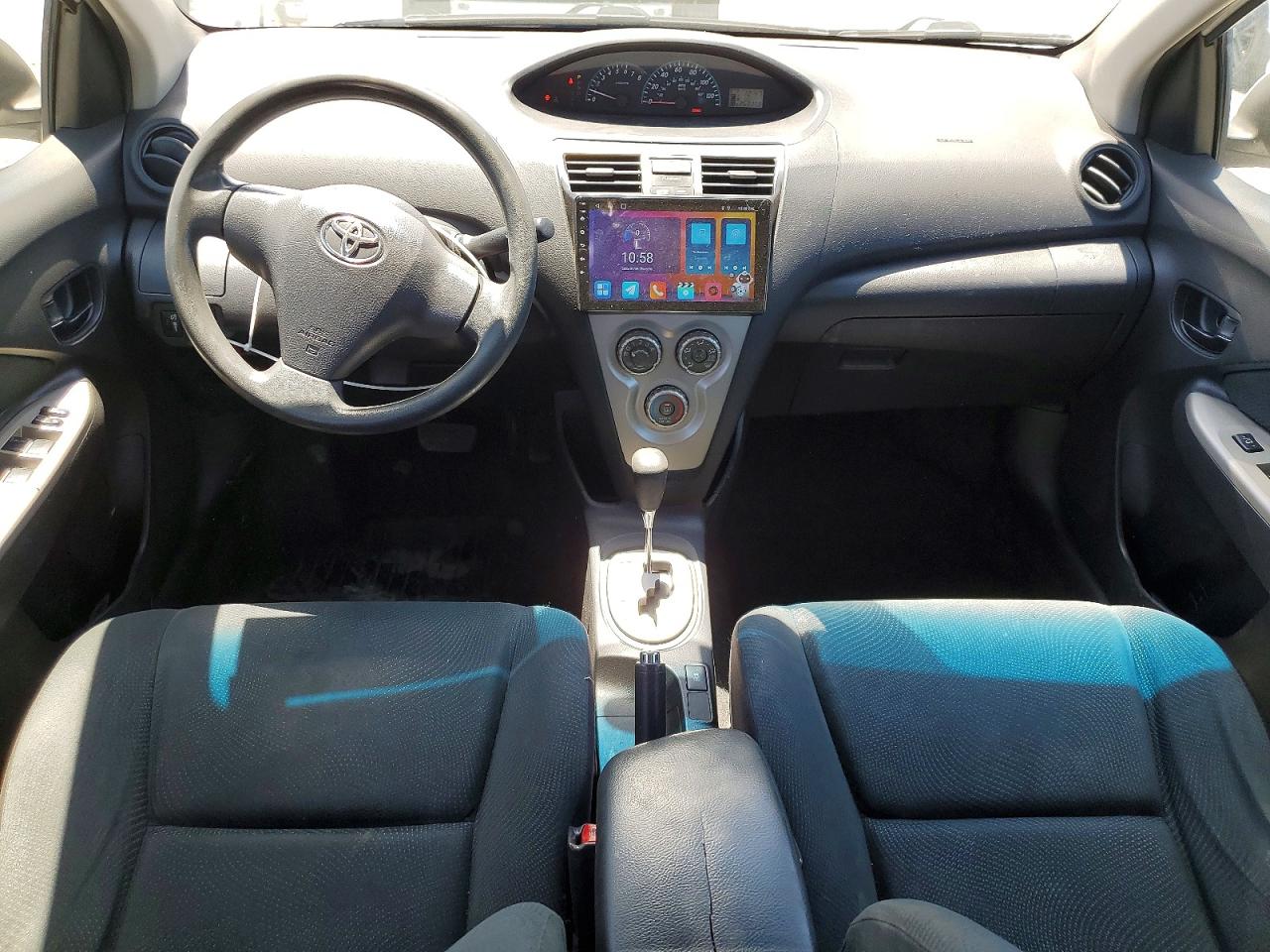 Toyota Yaris Base