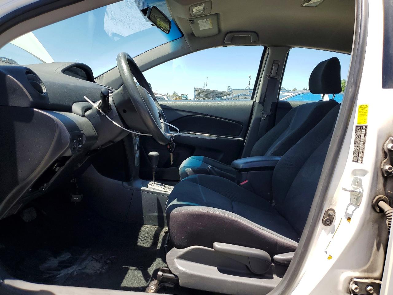 Toyota Yaris Base