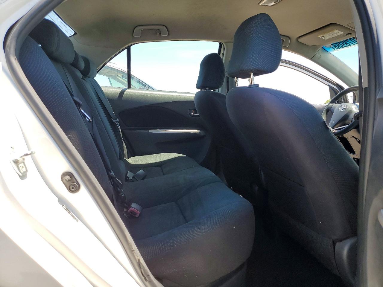 Toyota Yaris Base
