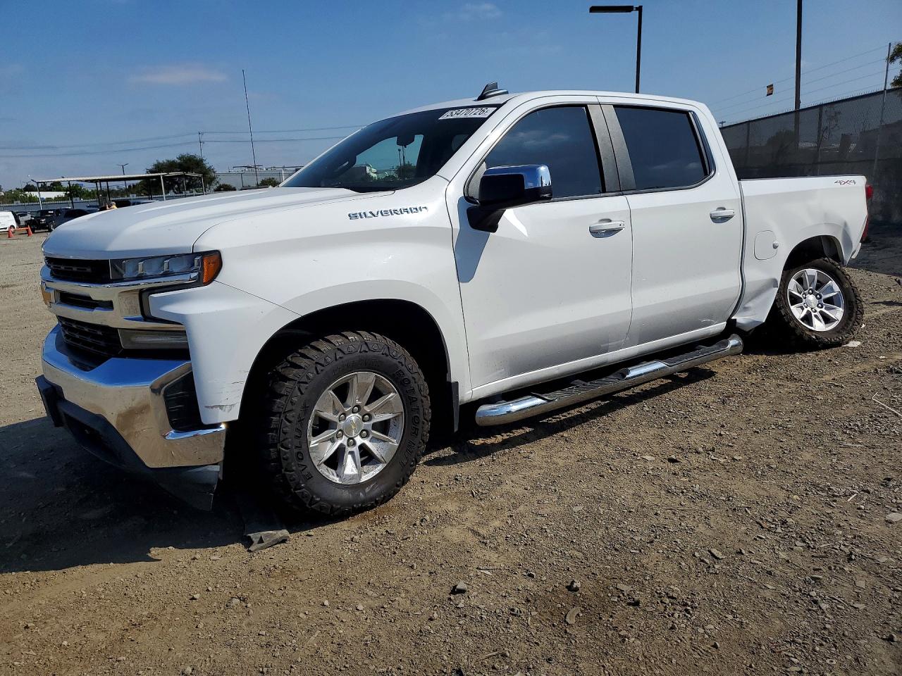 Salvage Chevrolet Silverado Image