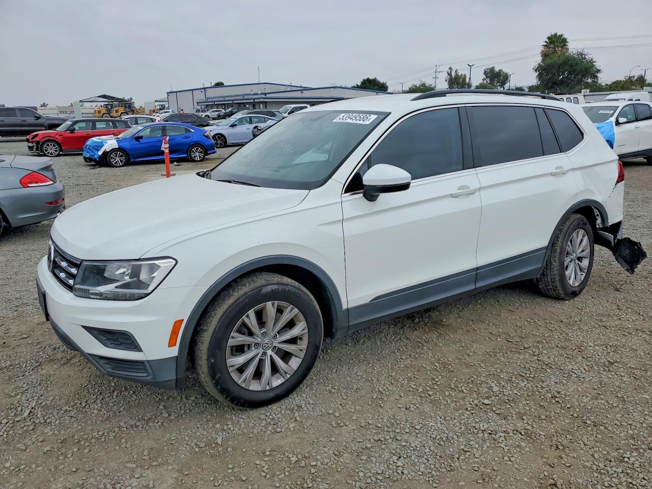 Salvage Volkswagen Tiguan Image