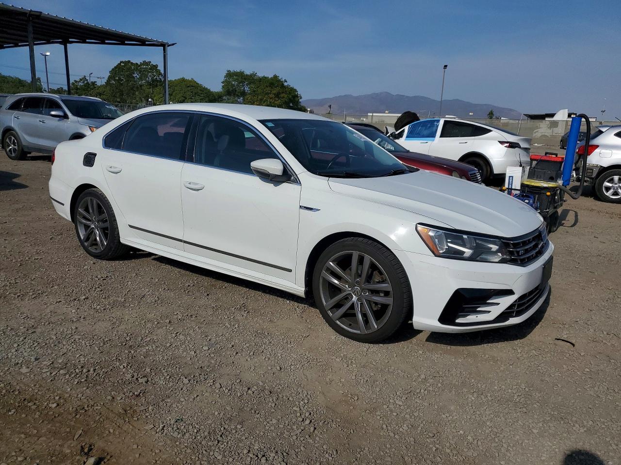 Volkswagen Passat R-line