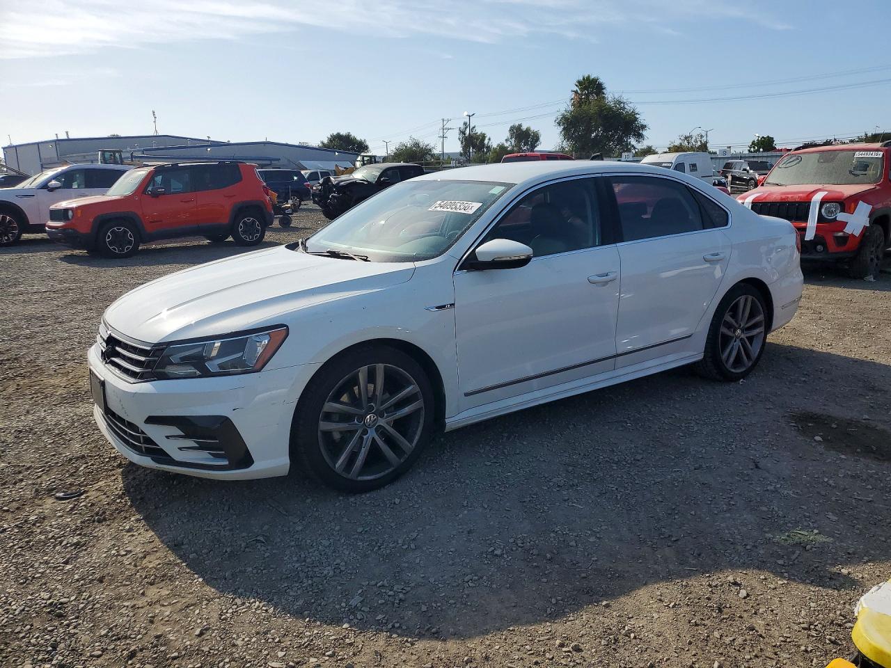 Salvage Volkswagen Passat Image