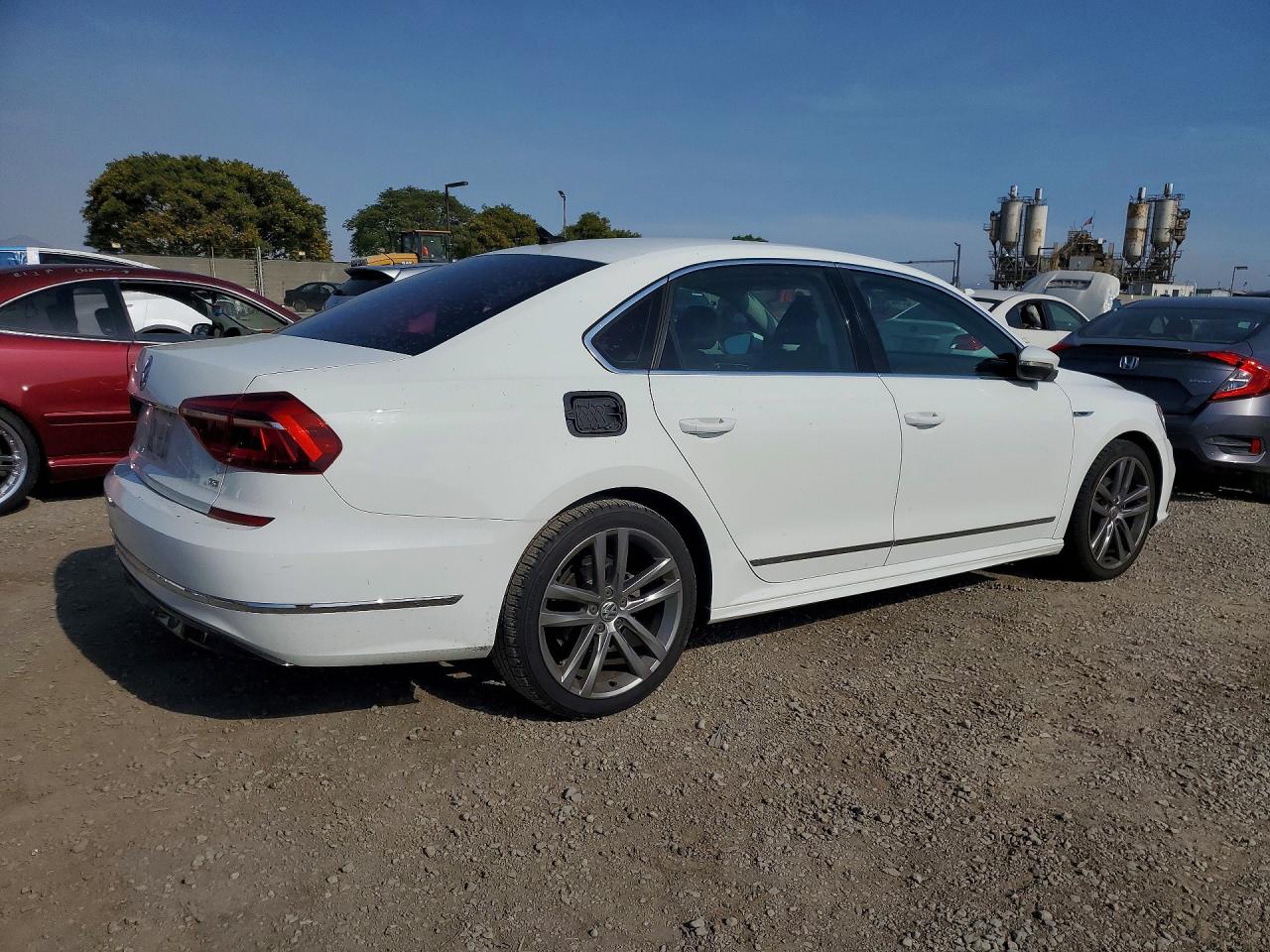 Volkswagen Passat R-line